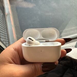 One AirPod w case
